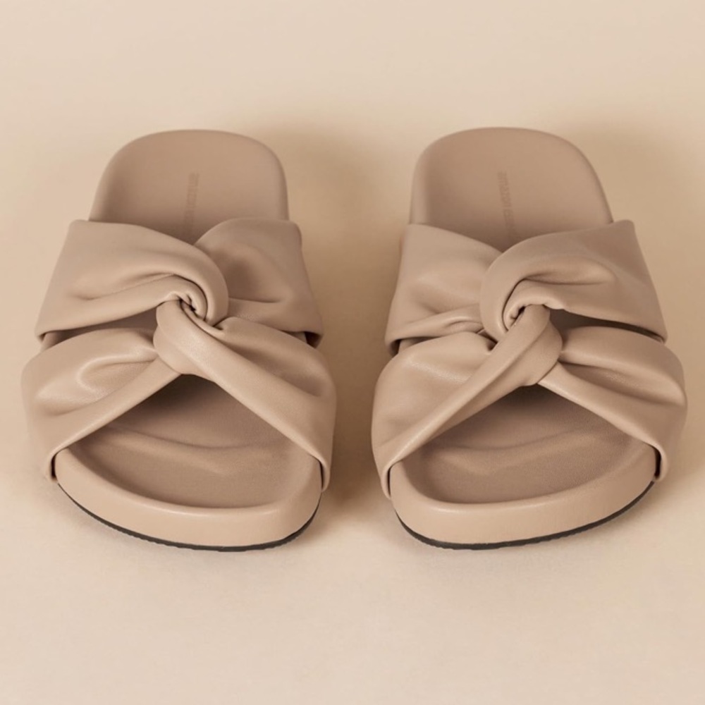 Amazon Essentials Women's Twist Slide Sandal